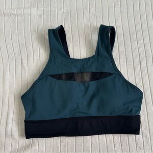 Lululemon Run The Day Sports Bra Halter Submarine Green and Black 6